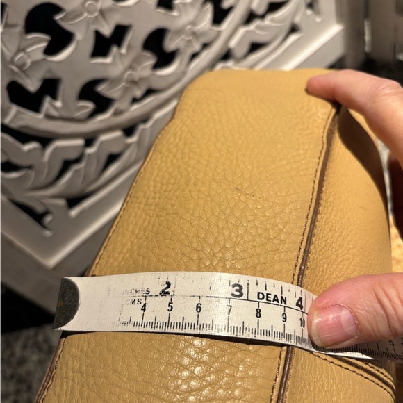 Cole Haan Classic Tan Shoulder Bag - Picture 6 of 8